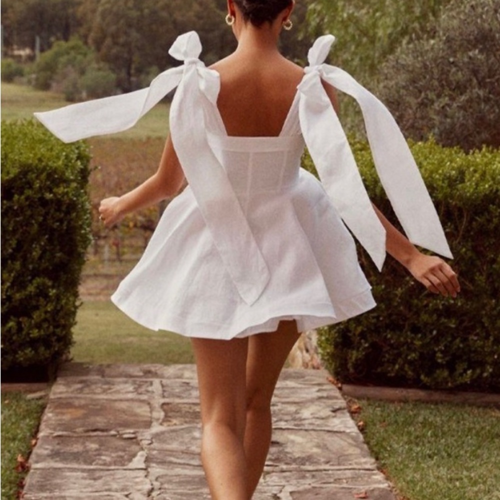 NWT DISSH aisle white linen mini dress with bow shoulder ties